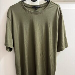 Robert Barakett Khaki 3 Short Sleeve tees. Preowned, in good condition!